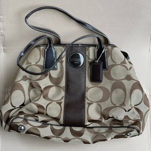 Beautiful authentic signature Coach bag